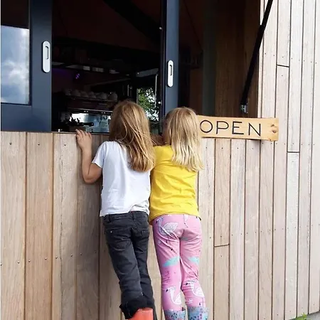 Camping Buiten Aan De Baak *