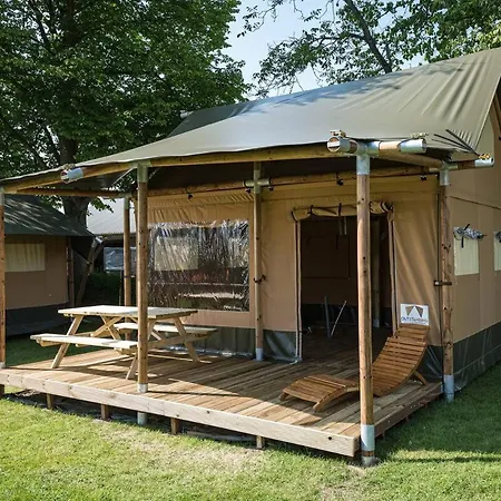 Campsite Buiten Aan De Baak *
