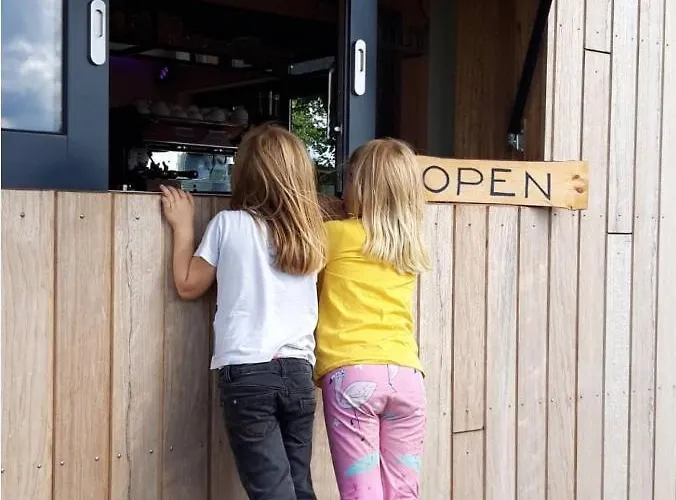 Camping Buiten Aan De Baak *