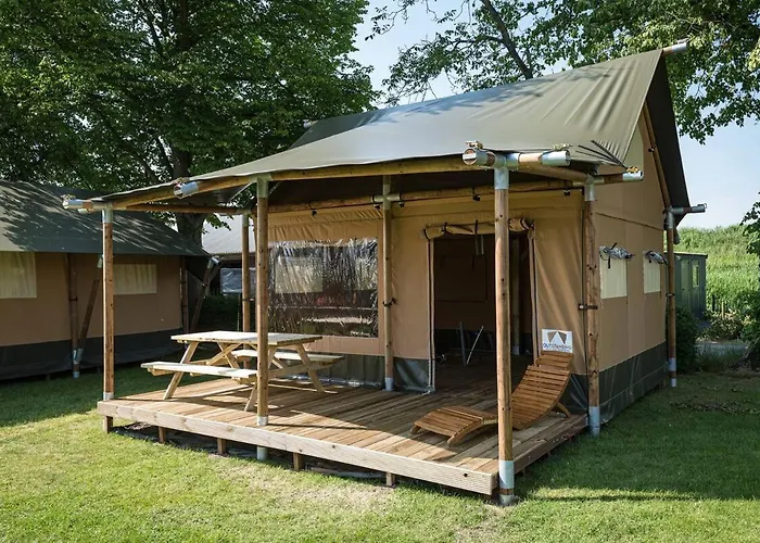 Camping Buiten Aan De Baak *